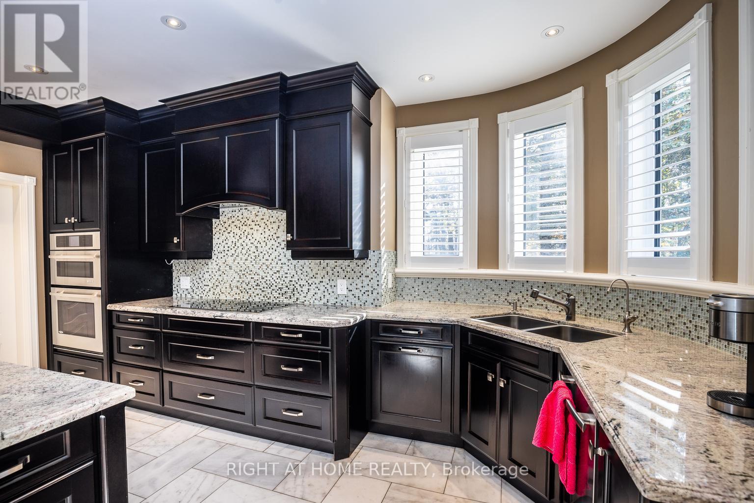38 Sugarbush Court E, Vaughan, Ontario  L4L 2Z2 - Photo 46 - N12450790