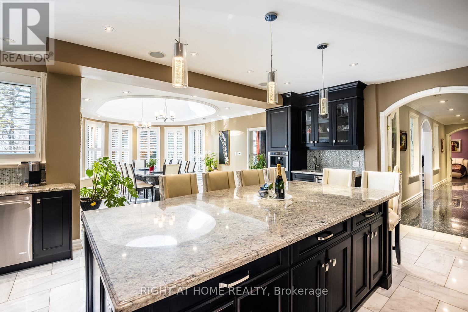 38 Sugarbush Court E, Vaughan, Ontario  L4L 2Z2 - Photo 9 - N12450790