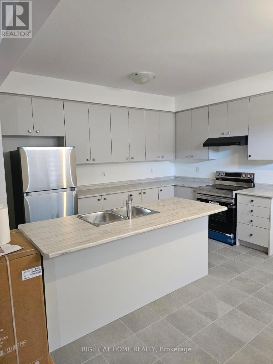 351 Barker Parkway, Thorold, Ontario  L2V 0N8 - Photo 3 - X12453205