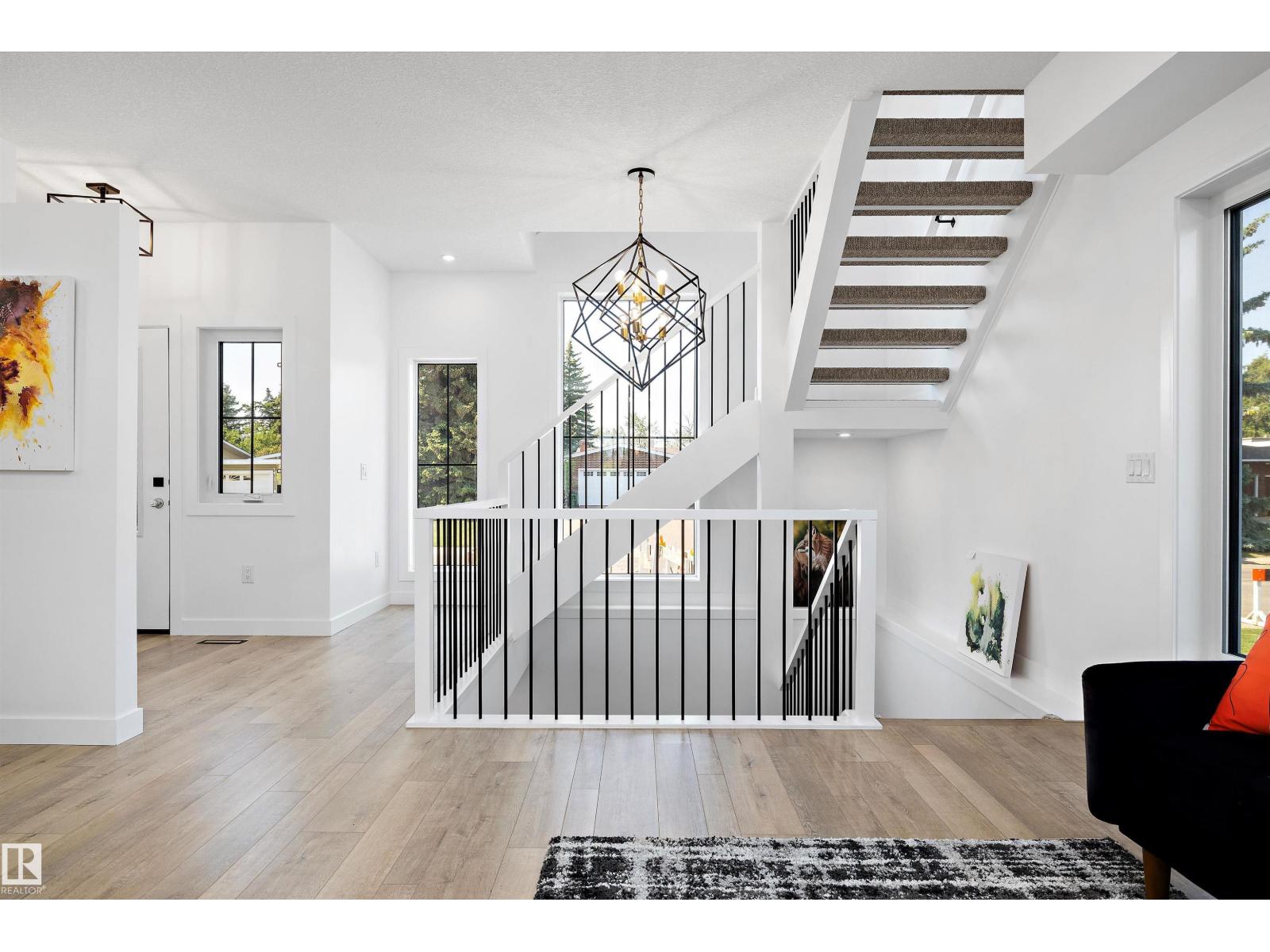 7505 Rowland Rd Nw, Edmonton, Alberta  T6A 3W4 - Photo 3 - E4461403