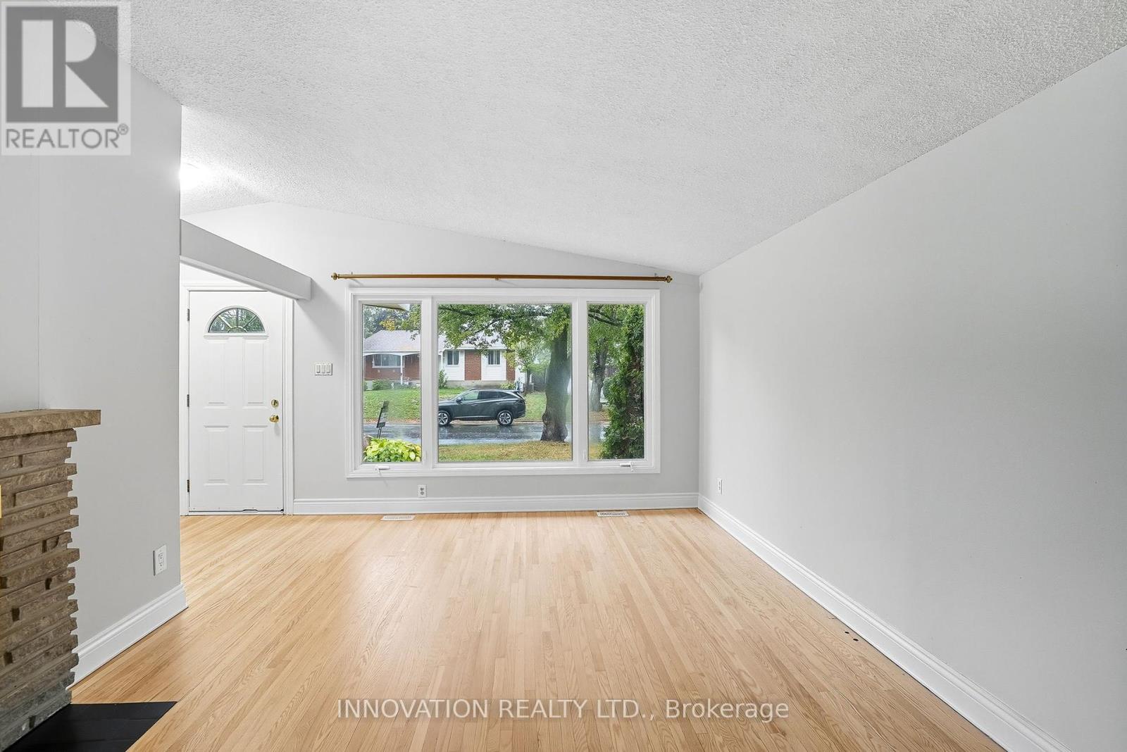 2302 Horton Street, Ottawa, Ontario  K1G 3E8 - Photo 11 - X12453228
