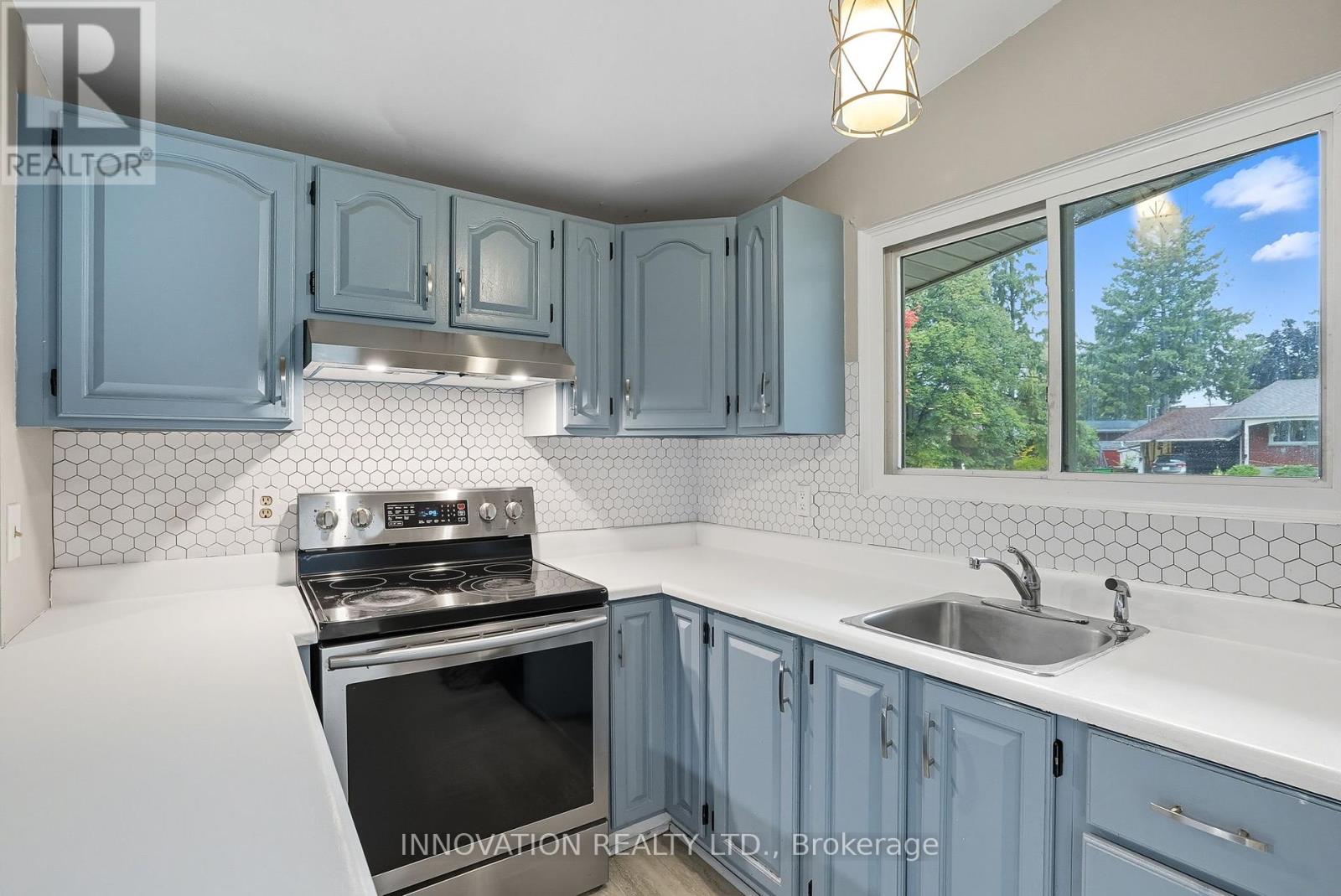 2302 Horton Street, Ottawa, Ontario  K1G 3E8 - Photo 9 - X12453228