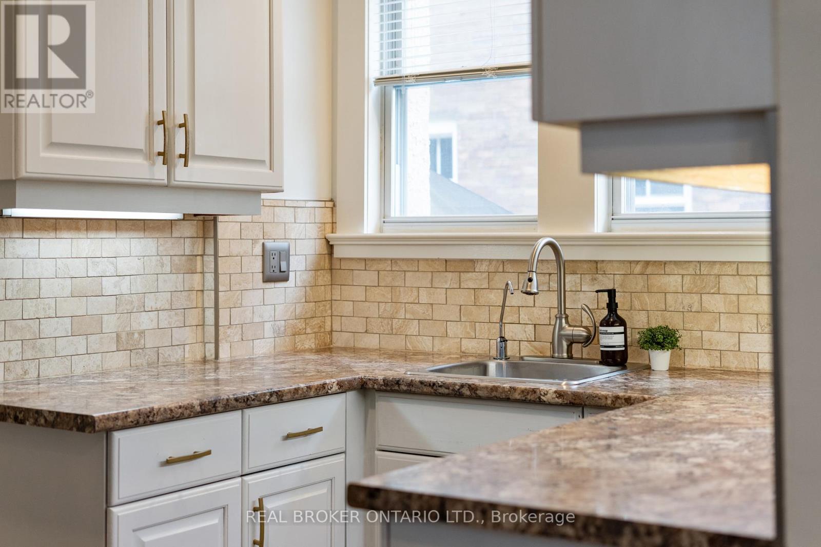 122 Dorothy Street, Welland, Ontario  L3B 3V9 - Photo 14 - X12453229