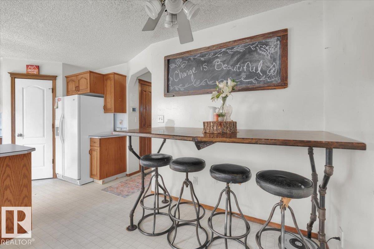 6107 159 Av Nw, Edmonton, Alberta  T5Y 2P4 - Photo 15 - E4461404