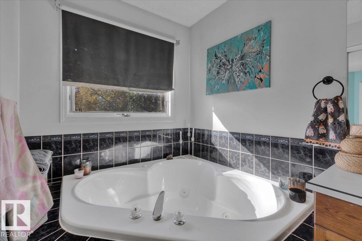 6107 159 Av Nw, Edmonton, Alberta  T5Y 2P4 - Photo 29 - E4461404