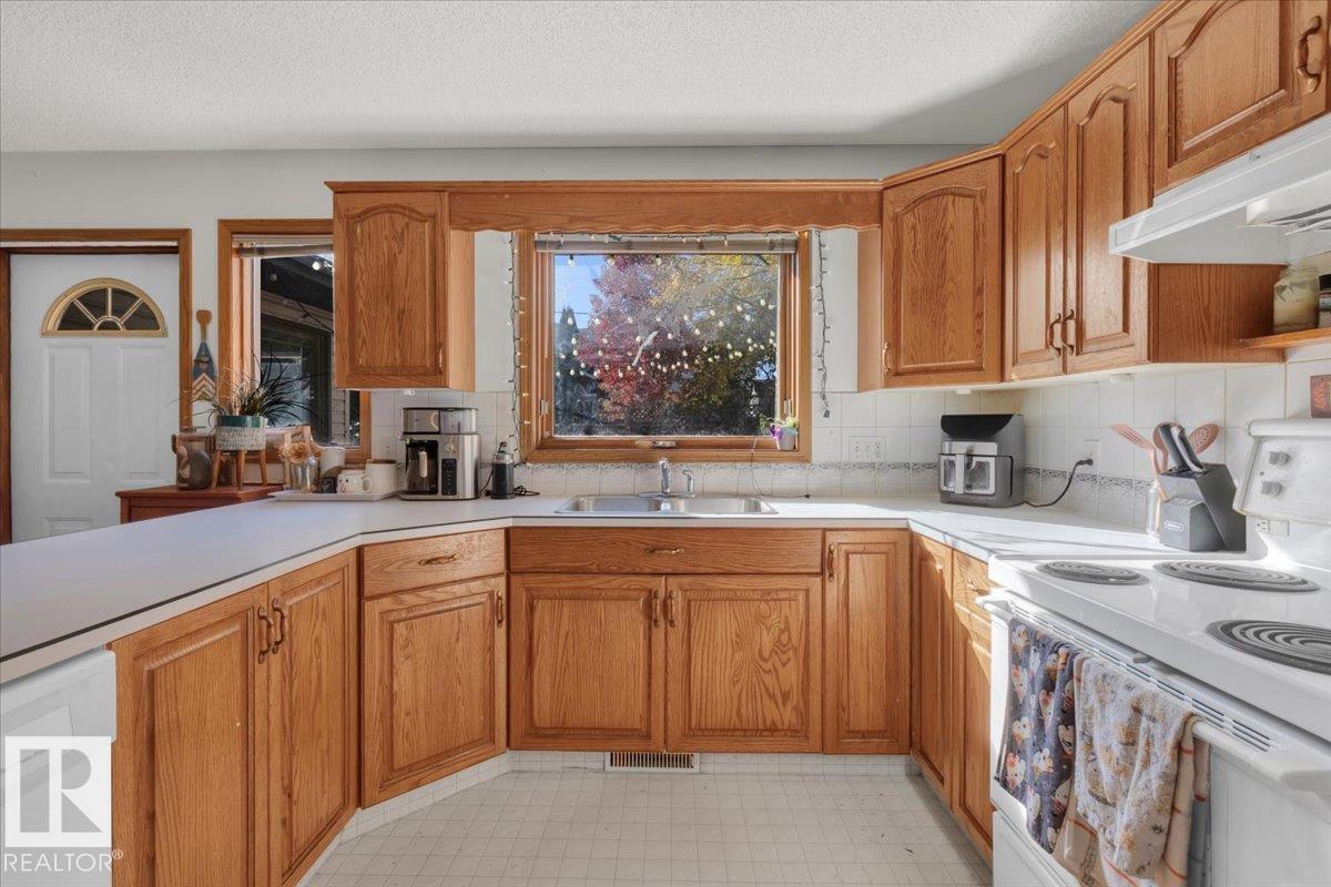 6107 159 Av Nw, Edmonton, Alberta  T5Y 2P4 - Photo 8 - E4461404