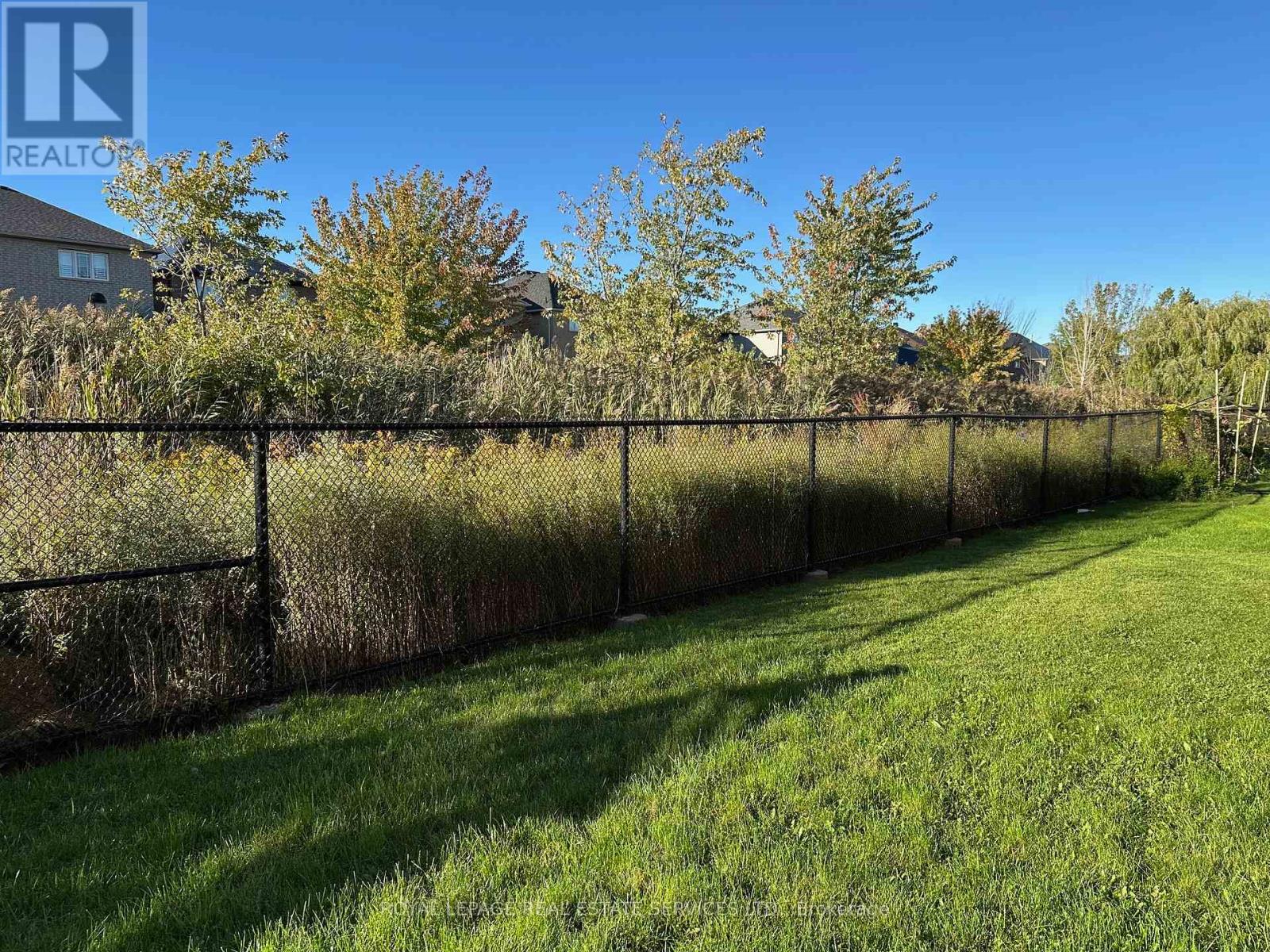 4 - 745 Farmstead Drive, Milton, Ontario  L9T 8B1 - Photo 16 - W12449135