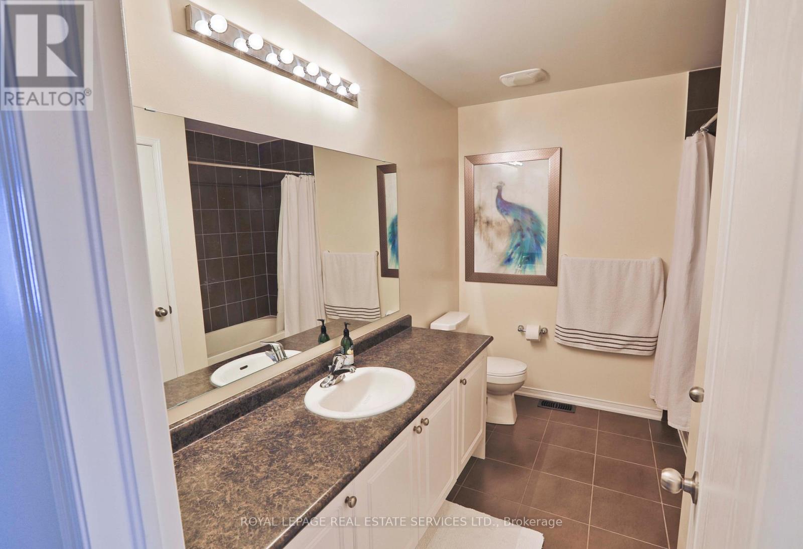 4 - 745 Farmstead Drive, Milton, Ontario  L9T 8B1 - Photo 14 - W12449135