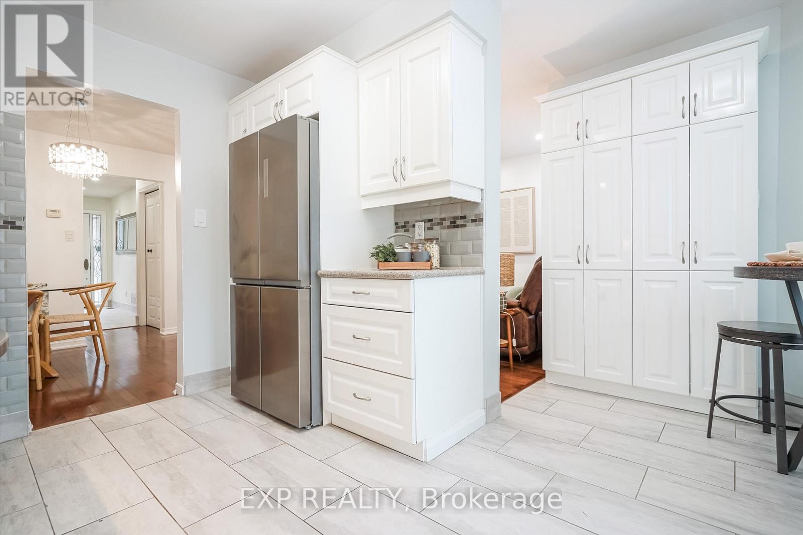 139 Adele Crescent, Oshawa, Ontario  L1J 7X7 - Photo 13 - E12453236