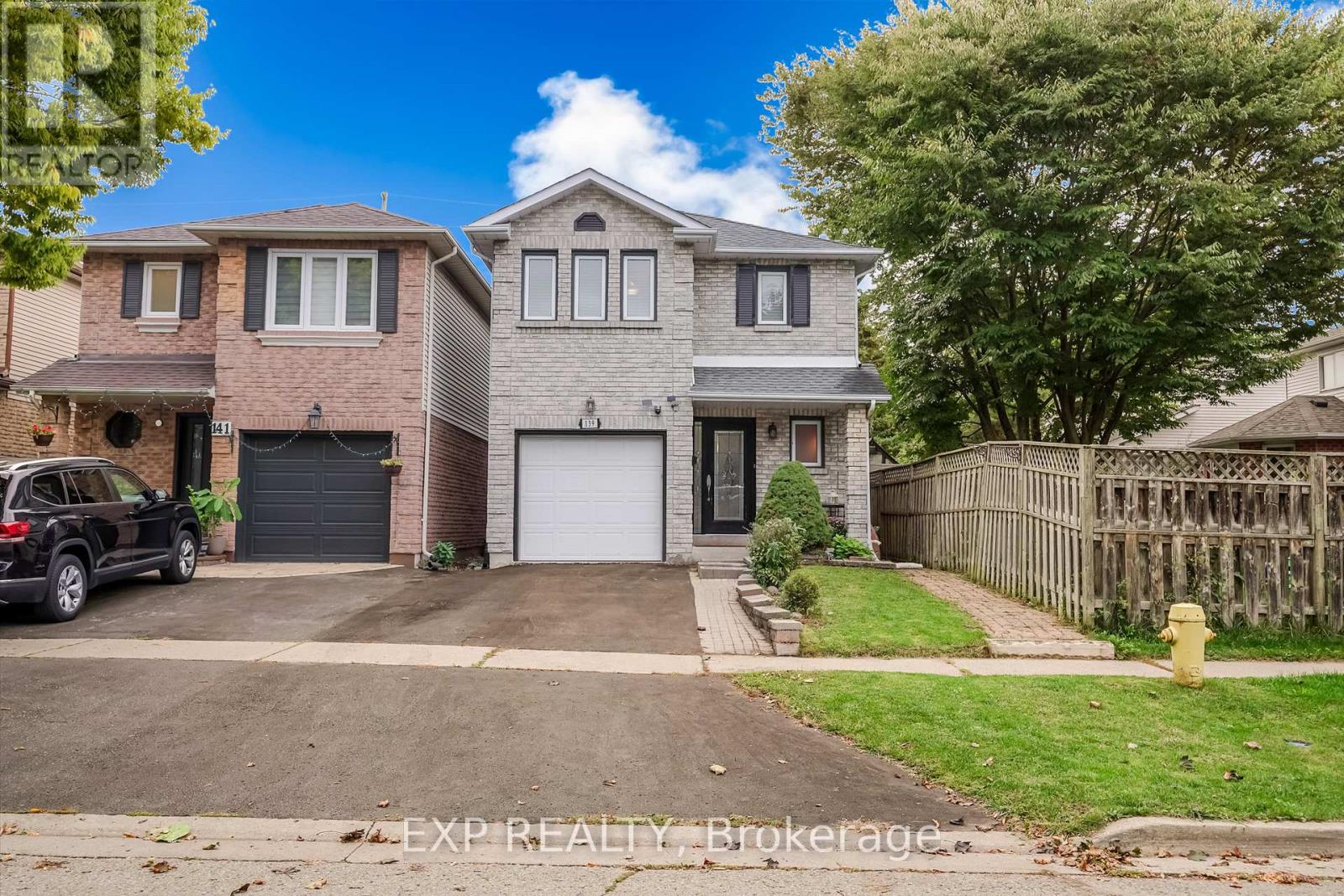 139 Adele Crescent, Oshawa, Ontario  L1J 7X7 - Photo 2 - E12453236
