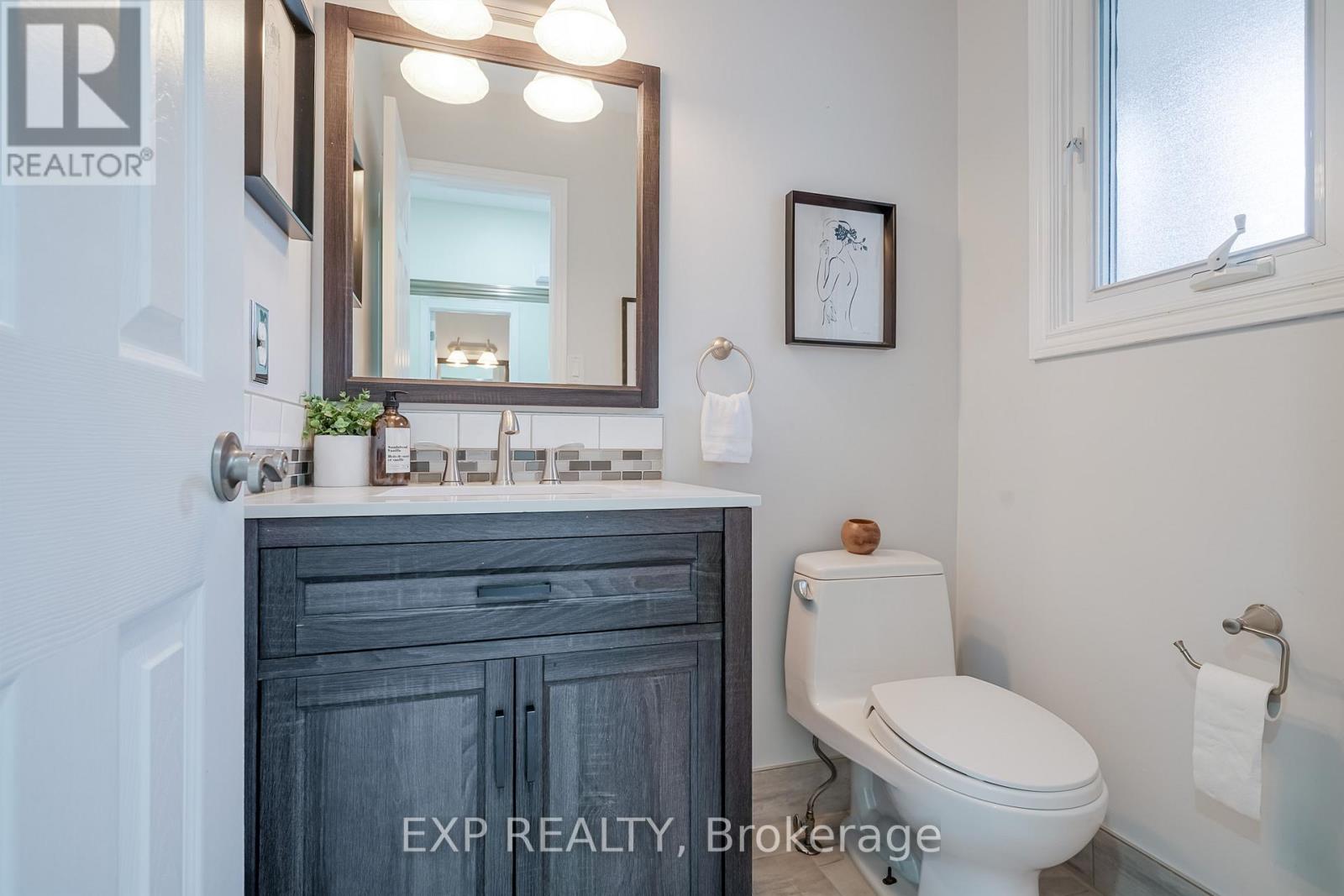139 Adele Crescent, Oshawa, Ontario  L1J 7X7 - Photo 7 - E12453236