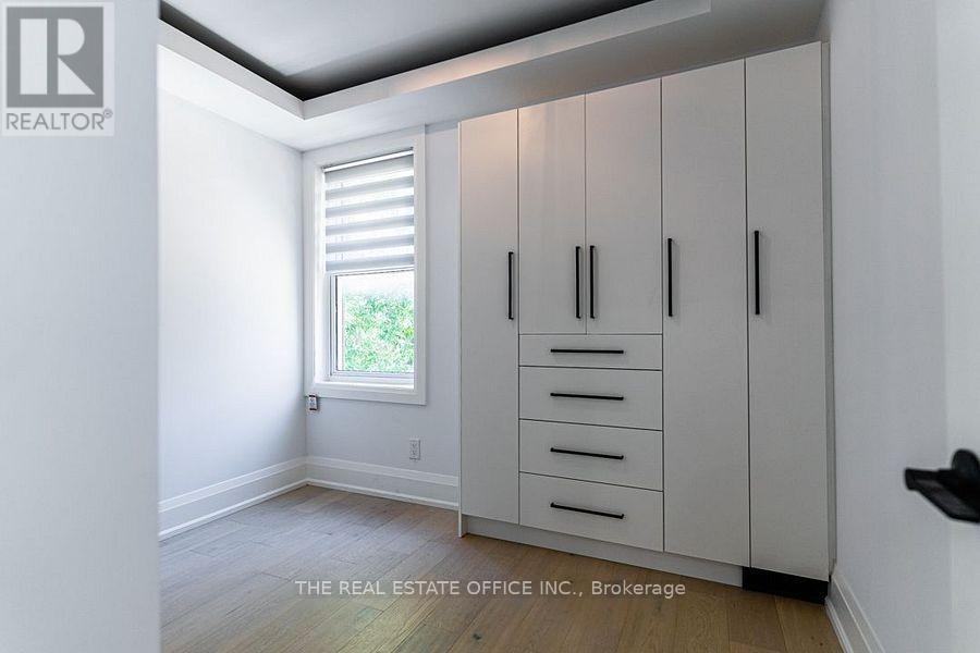 Main - 388 Woodbine Avenue, Toronto, Ontario  M4L 3P6 - Photo 11 - E12453237