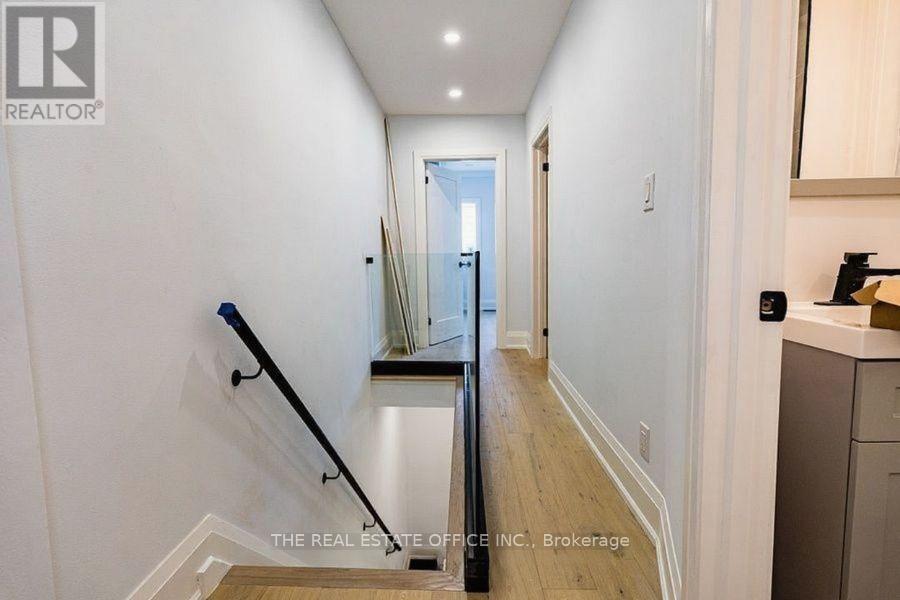 Main - 388 Woodbine Avenue, Toronto, Ontario  M4L 3P6 - Photo 8 - E12453237