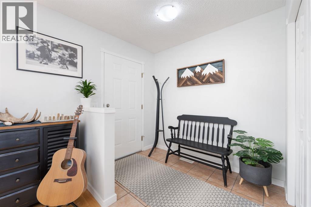 291 Arbour Grove Close Nw, Calgary, Alberta  T3G 4J3 - Photo 4 - A2263071