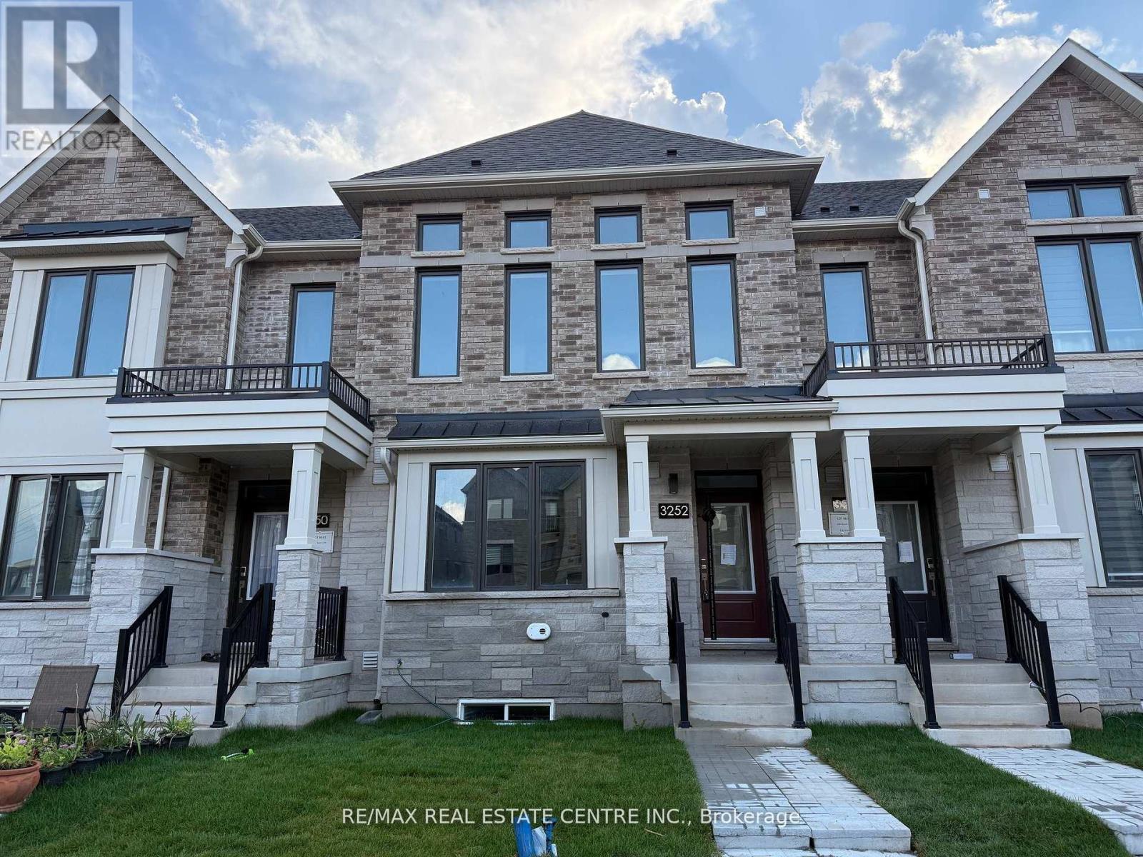3252 SIXTH LINE, Oakville, Ontario