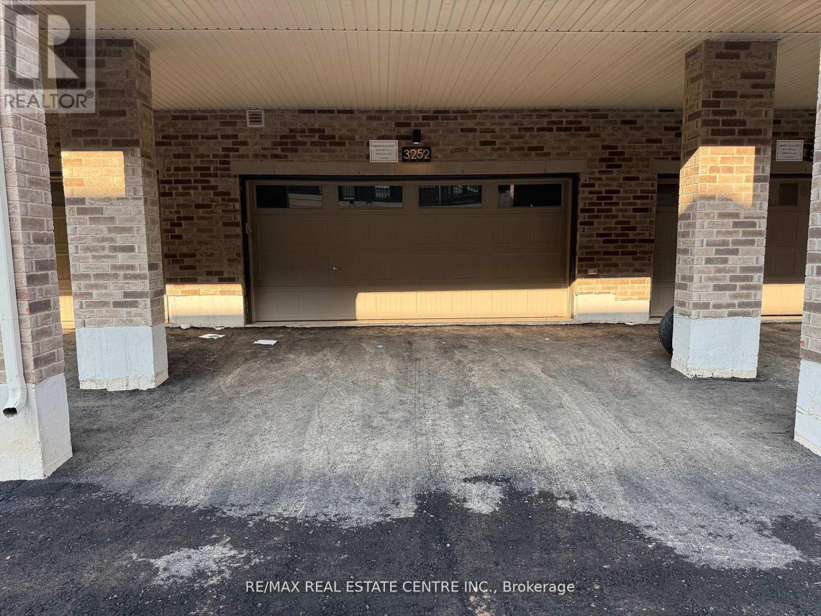 3252 Sixth Line, Oakville, Ontario  L6M 4K1 - Photo 2 - W12453230