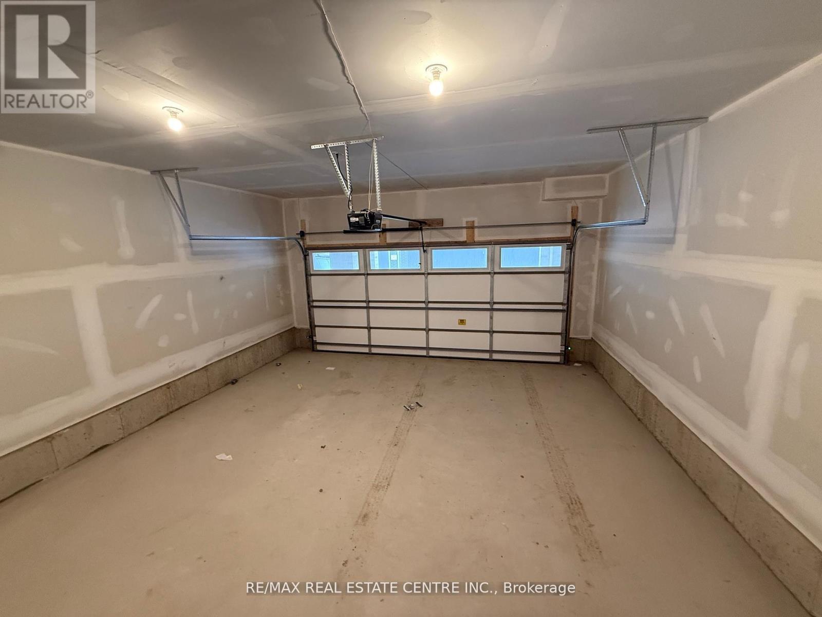 3252 Sixth Line, Oakville, Ontario  L6M 4K1 - Photo 3 - W12453230