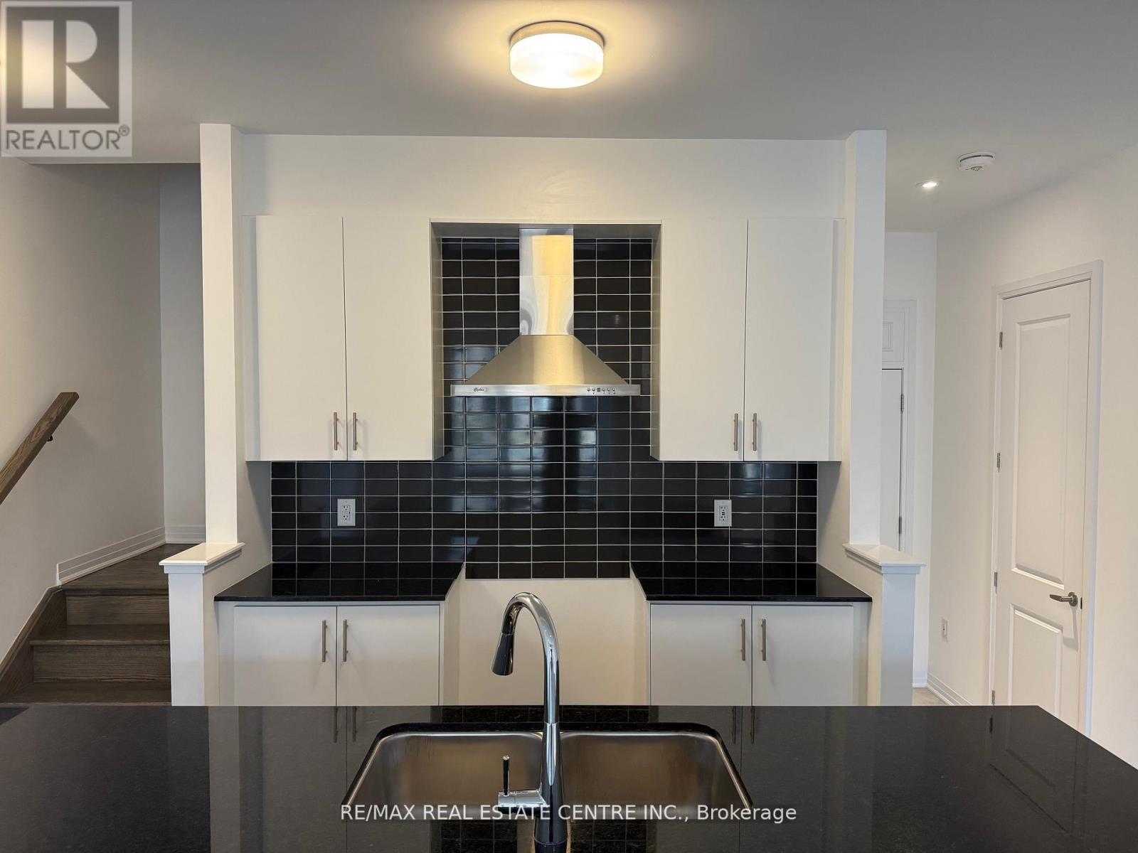 3252 Sixth Line, Oakville, Ontario  L6M 4K1 - Photo 6 - W12453230