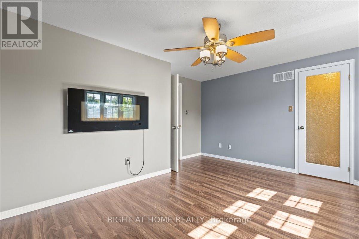 40 Watercress Court, Kitchener, Ontario  N2E 3S8 - Photo 13 - X12453224