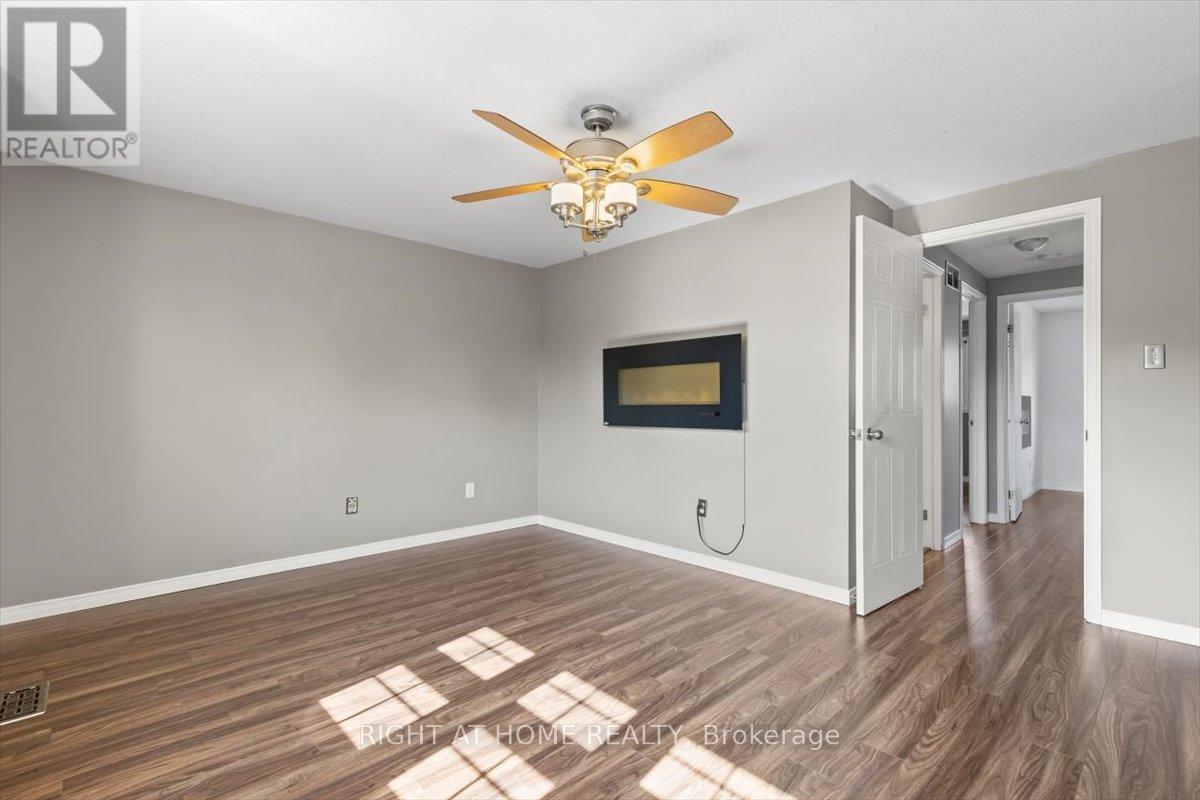 40 Watercress Court, Kitchener, Ontario  N2E 3S8 - Photo 14 - X12453224