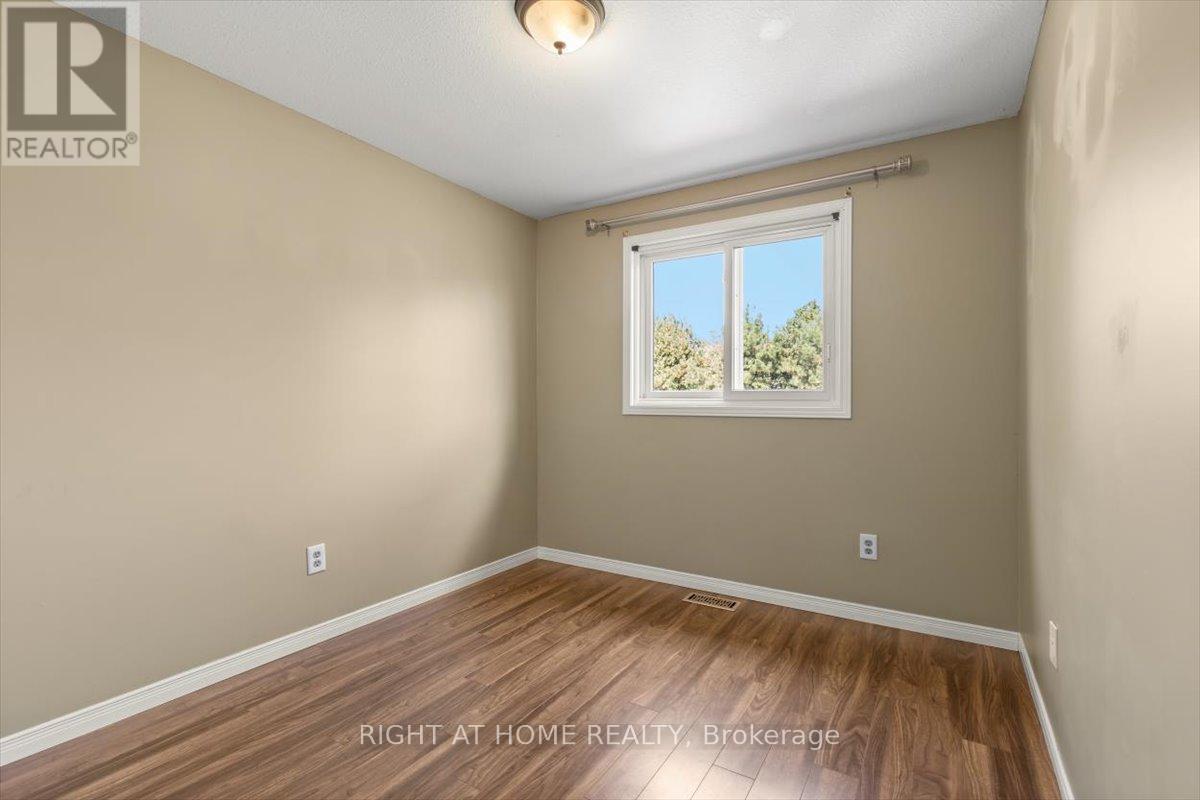 40 Watercress Court, Kitchener, Ontario  N2E 3S8 - Photo 16 - X12453224
