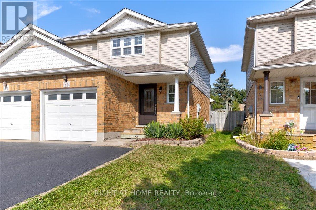 40 Watercress Court, Kitchener, Ontario  N2E 3S8 - Photo 2 - X12453224