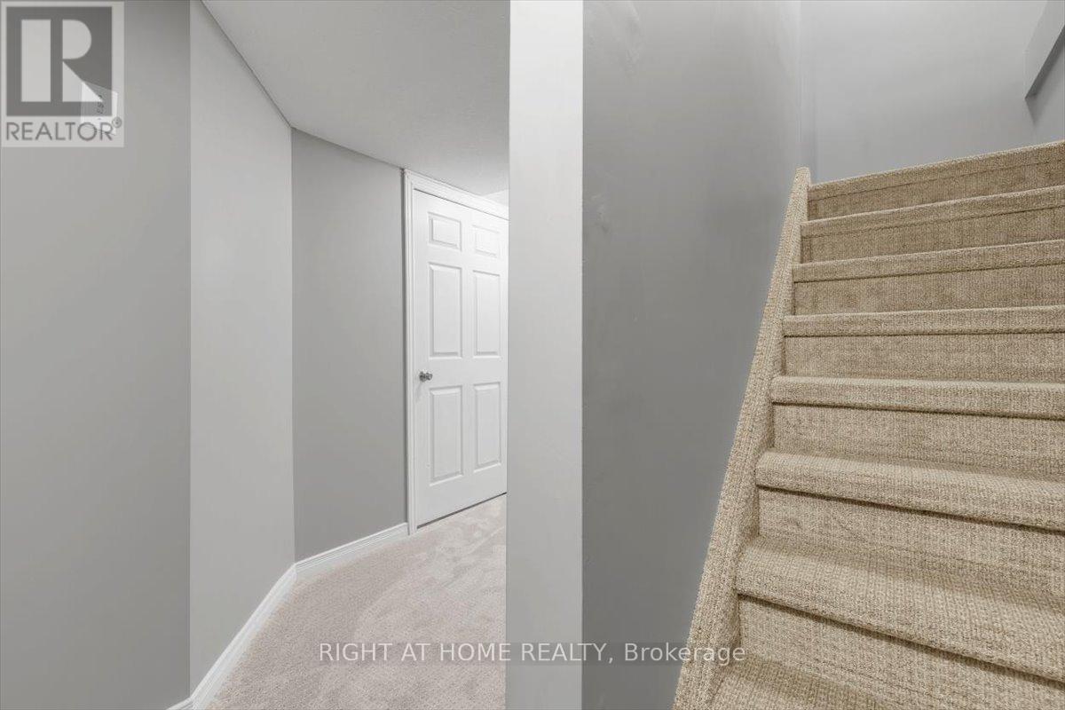 40 Watercress Court, Kitchener, Ontario  N2E 3S8 - Photo 20 - X12453224