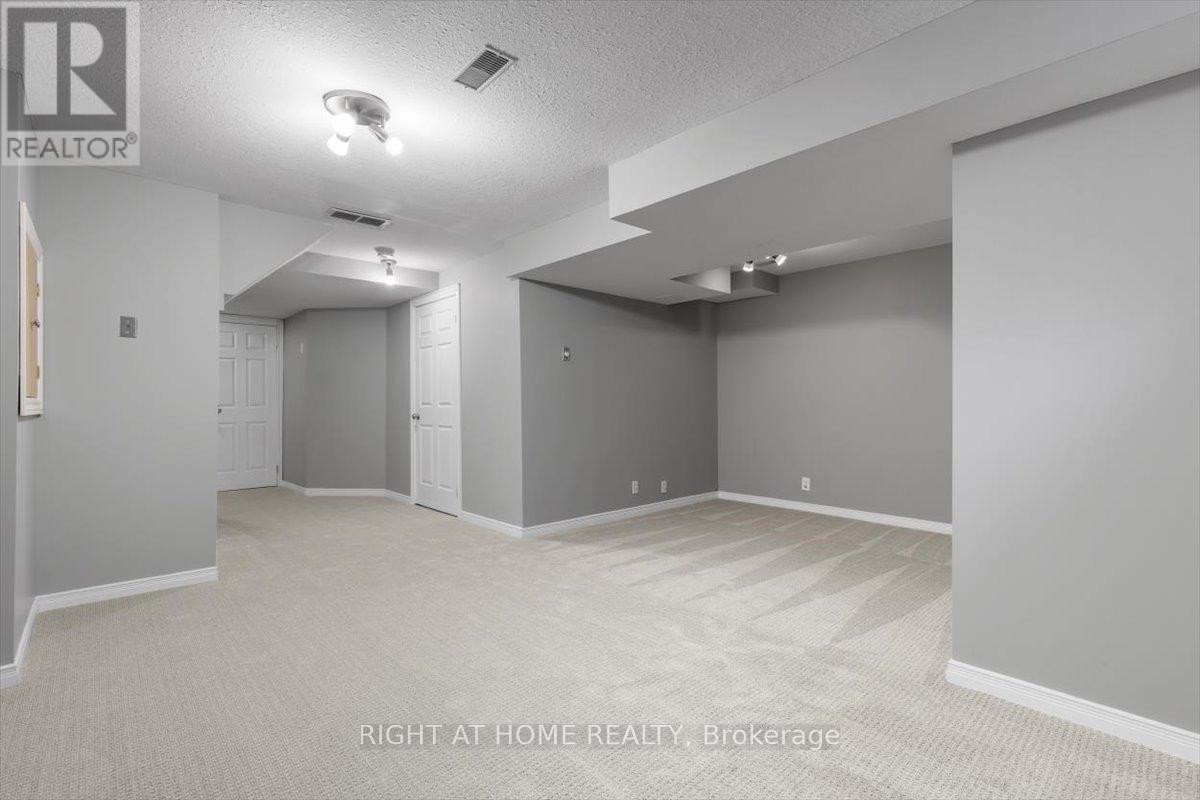 40 Watercress Court, Kitchener, Ontario  N2E 3S8 - Photo 22 - X12453224