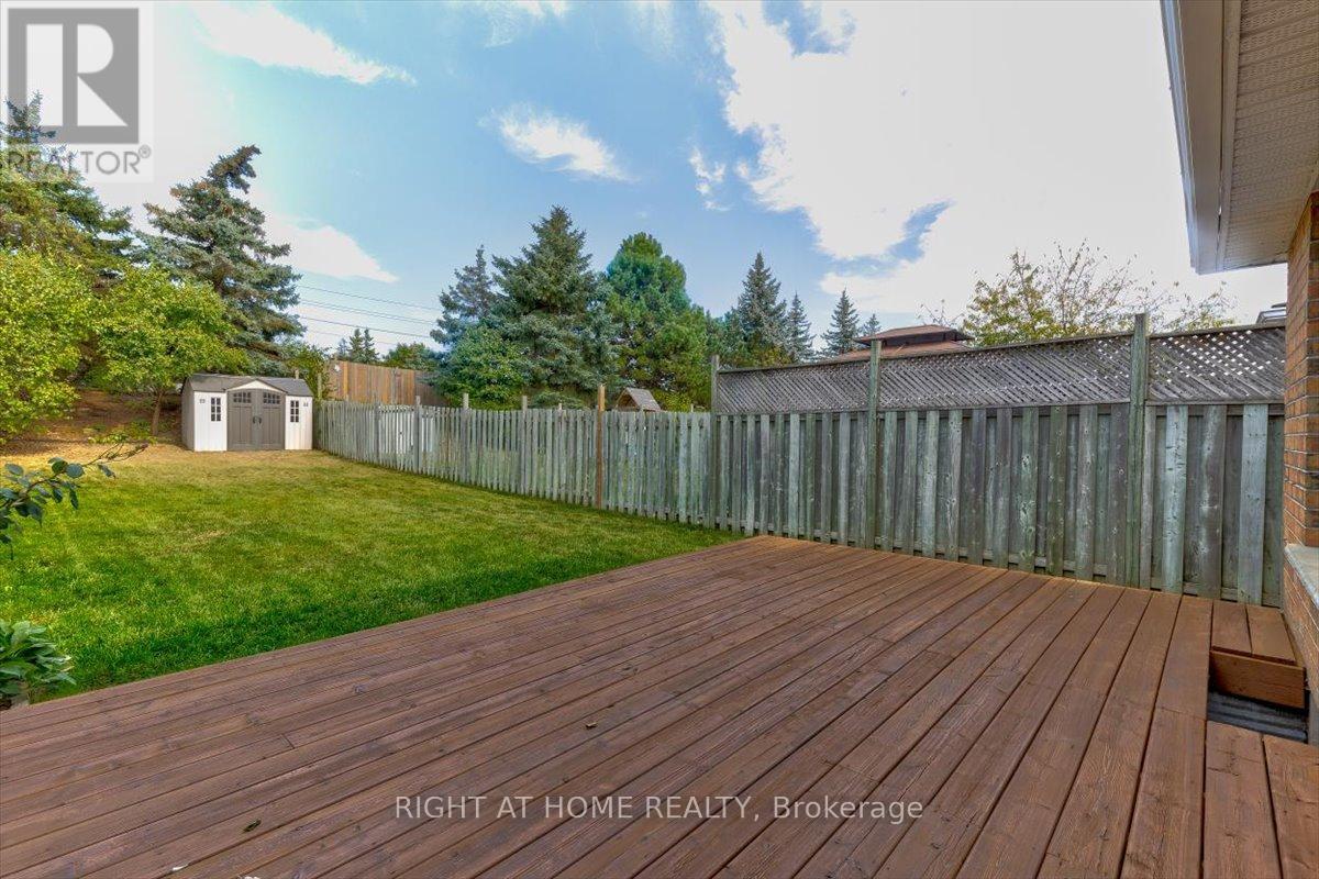 40 Watercress Court, Kitchener, Ontario  N2E 3S8 - Photo 26 - X12453224