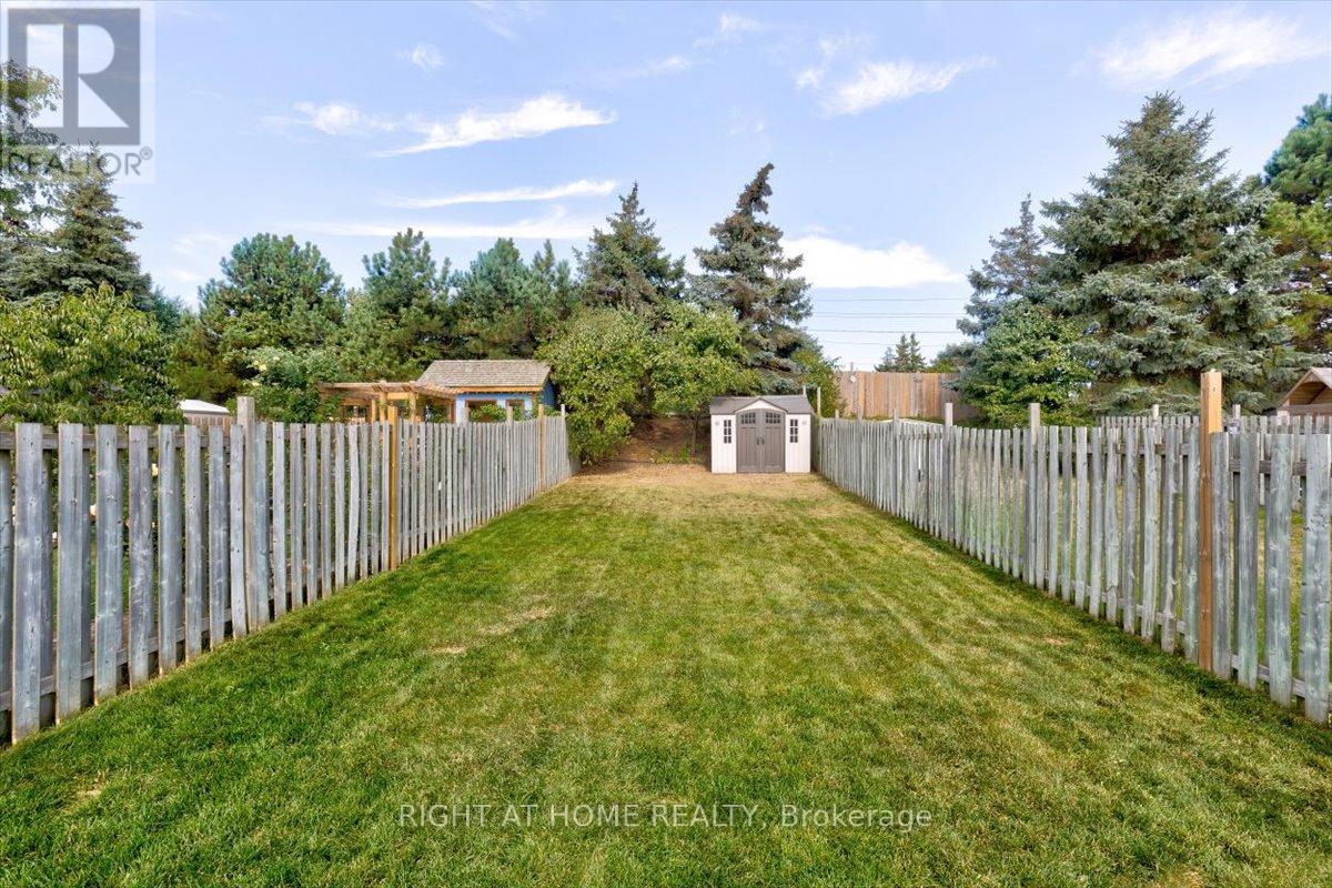 40 Watercress Court, Kitchener, Ontario  N2E 3S8 - Photo 27 - X12453224