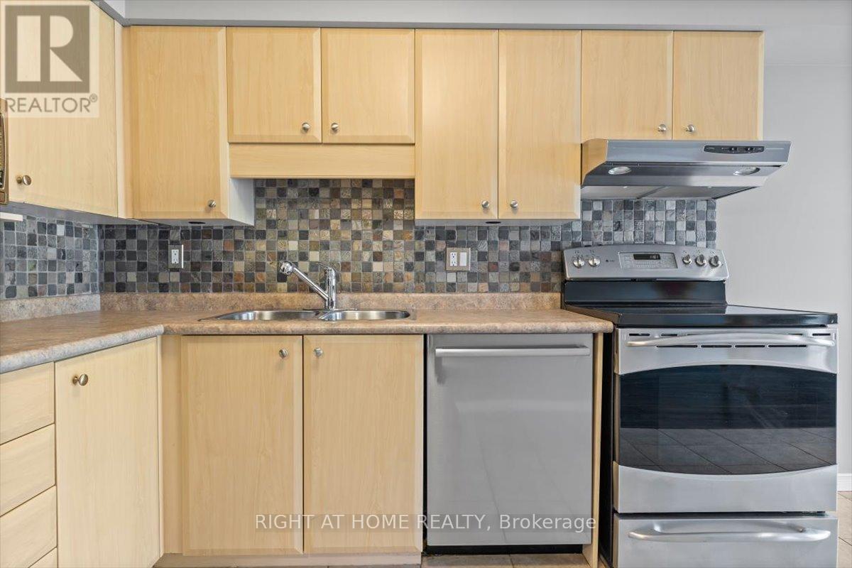 40 Watercress Court, Kitchener, Ontario  N2E 3S8 - Photo 6 - X12453224