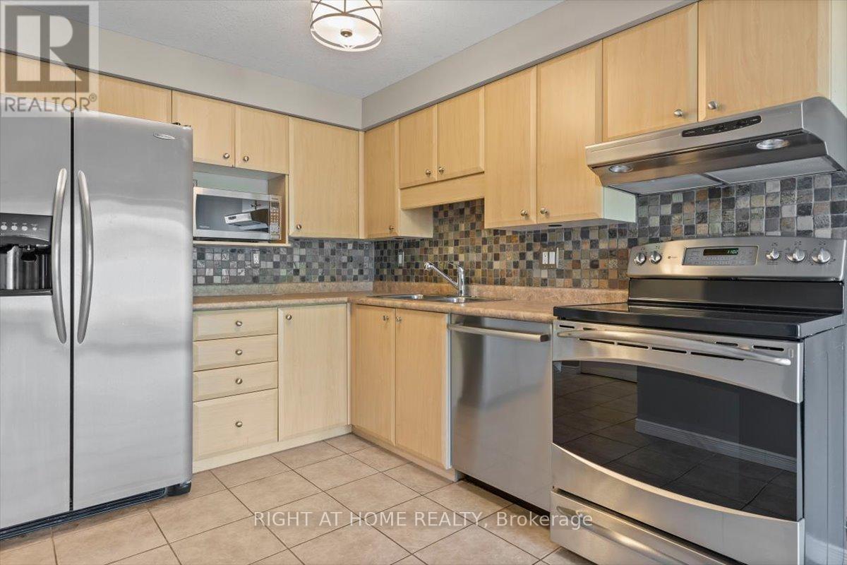 40 Watercress Court, Kitchener, Ontario  N2E 3S8 - Photo 7 - X12453224