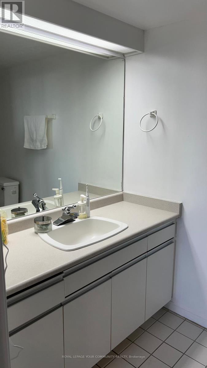 714 - 11 Thorncliffe Pk Drive, Toronto, Ontario  M4H 1P3 - Photo 15 - C12453242