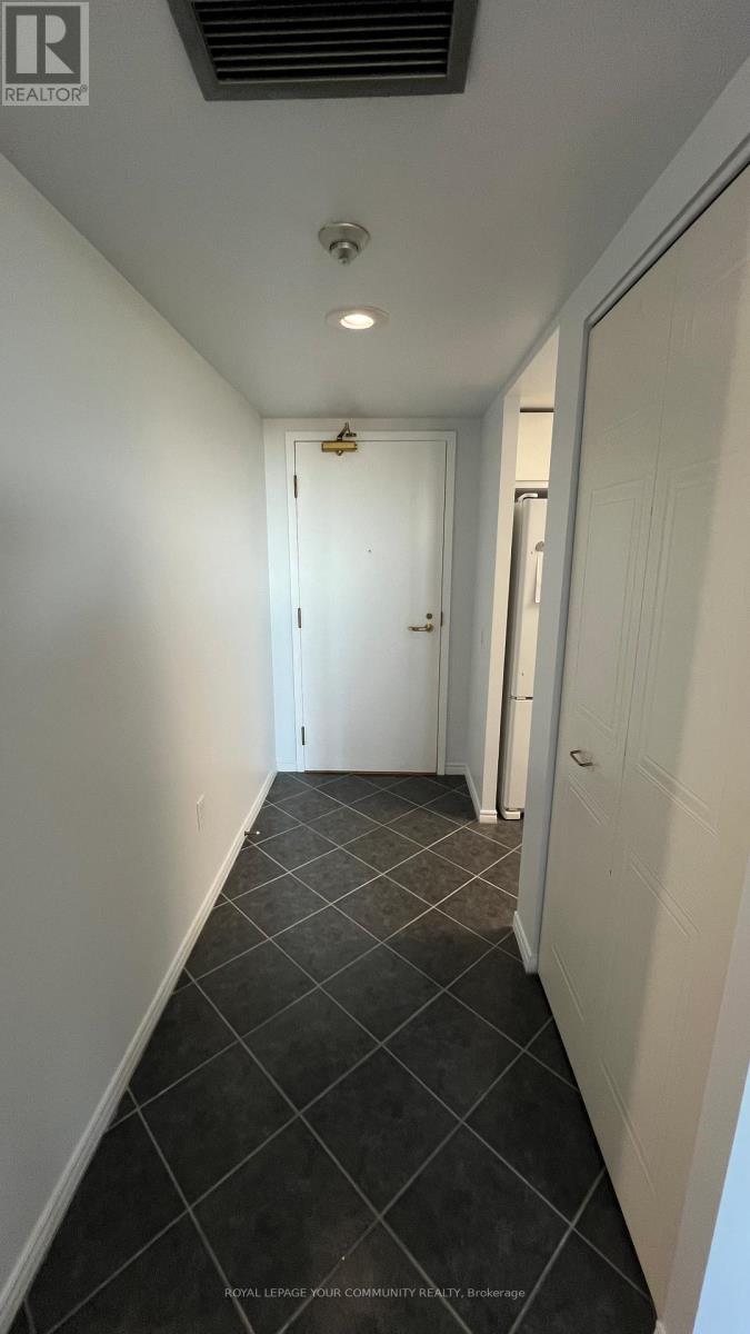 714 - 11 Thorncliffe Pk Drive, Toronto, Ontario  M4H 1P3 - Photo 2 - C12453242
