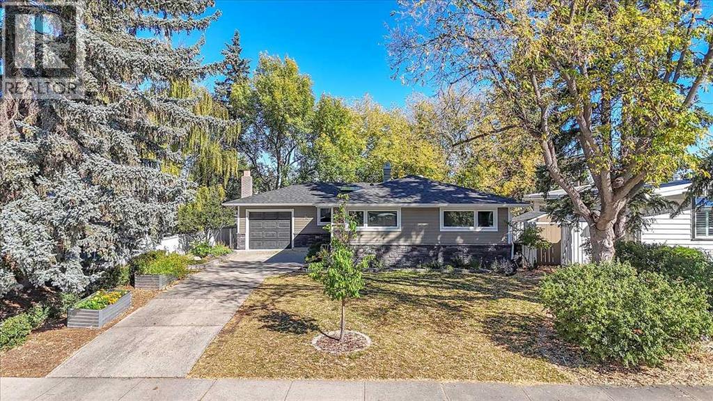 74 Walnut Drive Sw, Calgary, Alberta  T3C 3H3 - Photo 3 - A2259786