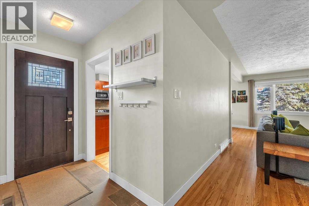 74 Walnut Drive Sw, Calgary, Alberta  T3C 3H3 - Photo 13 - A2259786