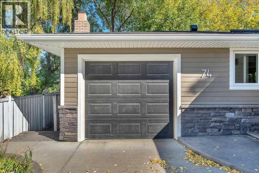 74 Walnut Drive Sw, Calgary, Alberta  T3C 3H3 - Photo 5 - A2259786