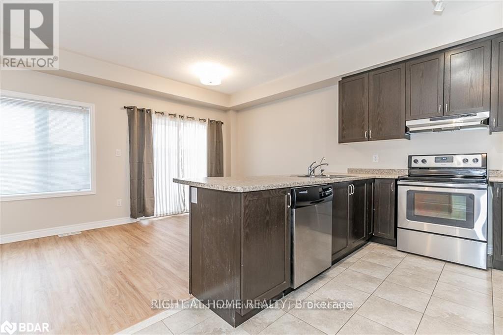 98 Pearcey Crescent, Barrie, Ontario  L4N 6R7 - Photo 5 - S12453246