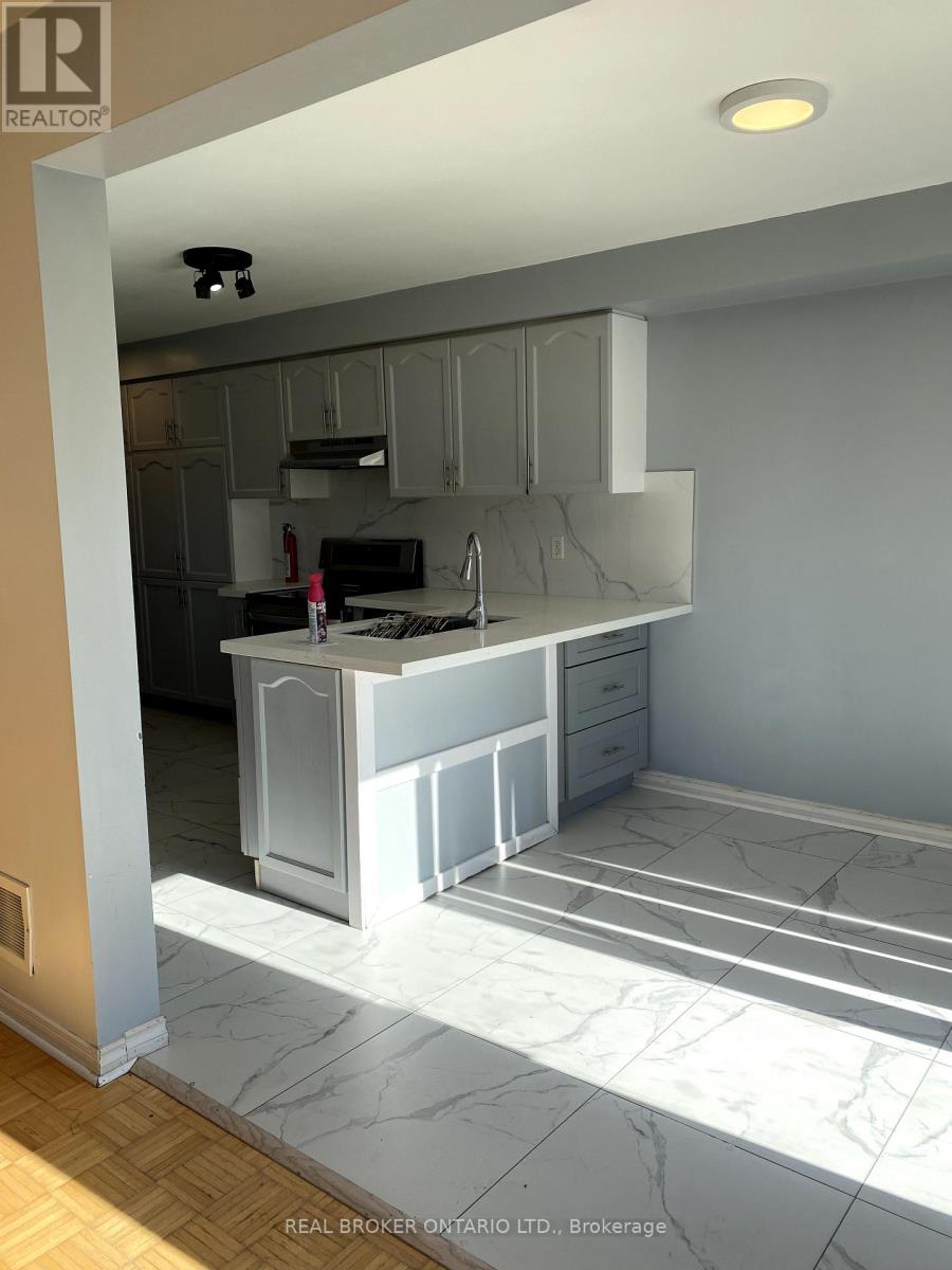 Upper - 80 Redfinch Way, Brampton, Ontario  L7A 2B1 - Photo 3 - W12453248