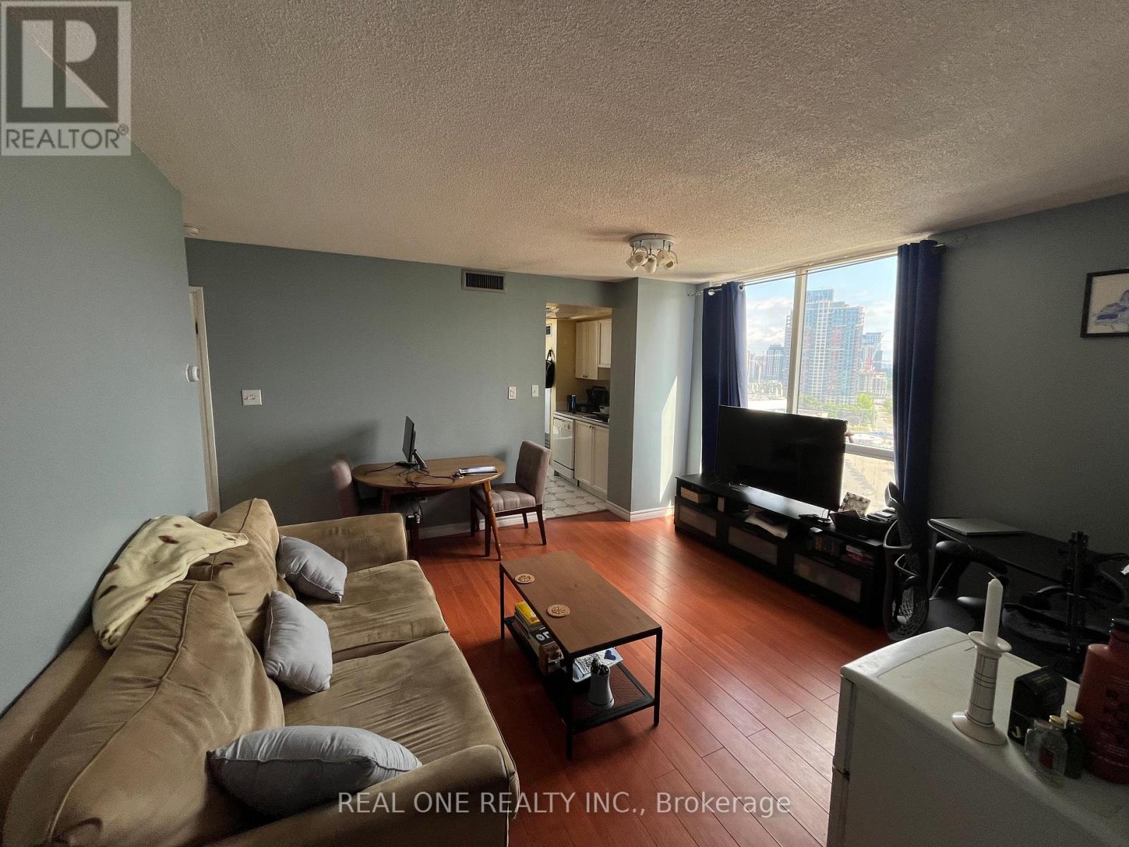 1504 - 101 Subway Crescent, Toronto, Ontario  M9B 6K4 - Photo 2 - W12453250