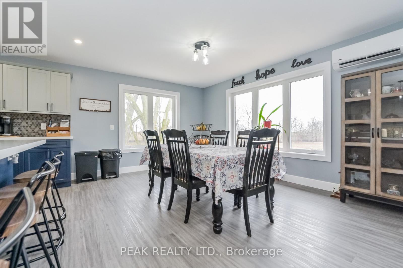 1020 Victoria Street, West Grey, Ontario  N0G 1C0 - Photo 11 - X12453254