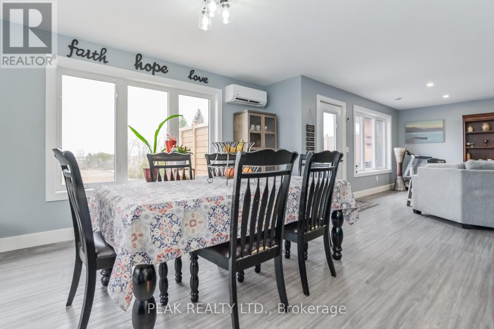1020 Victoria Street, West Grey, Ontario  N0G 1C0 - Photo 12 - X12453254