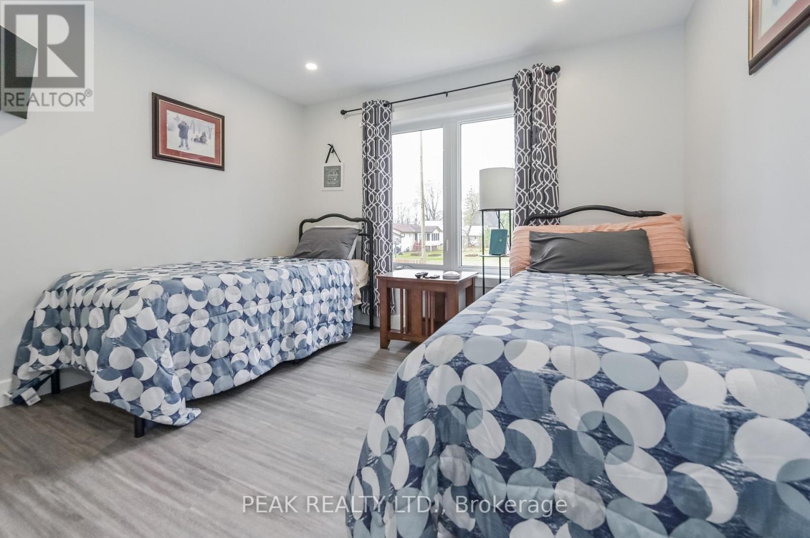 1020 Victoria Street, West Grey, Ontario  N0G 1C0 - Photo 14 - X12453254