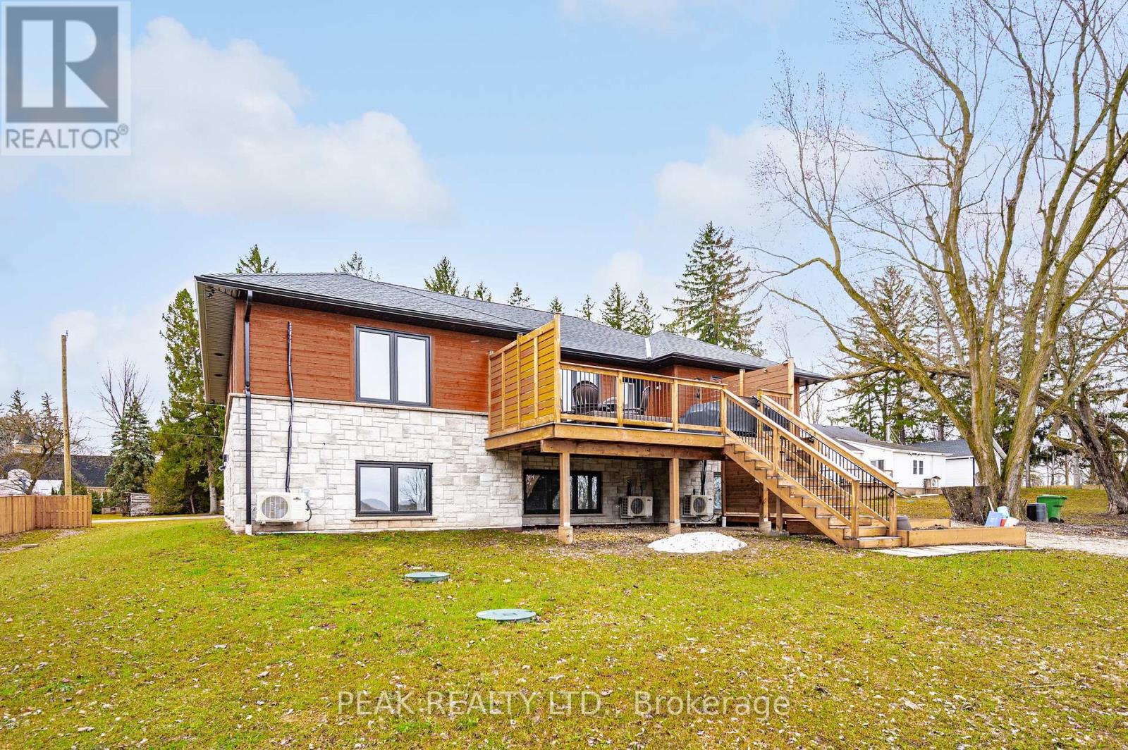 1020 Victoria Street, West Grey, Ontario  N0G 1C0 - Photo 38 - X12453254