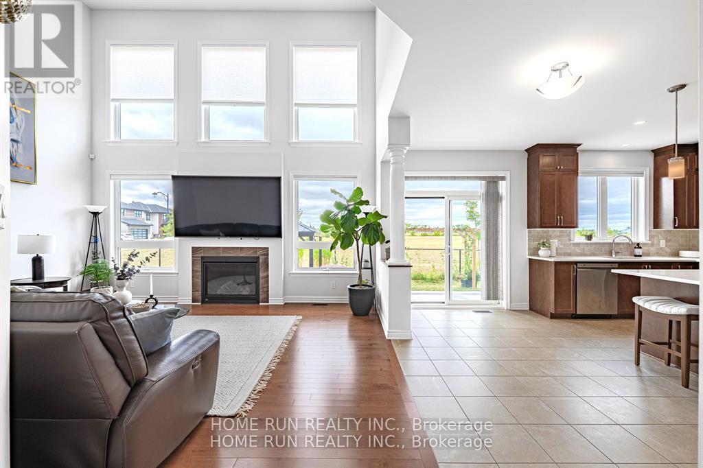 609 Triangle Street, Ottawa, Ontario  K2V 0L8 - Photo 15 - X12453262