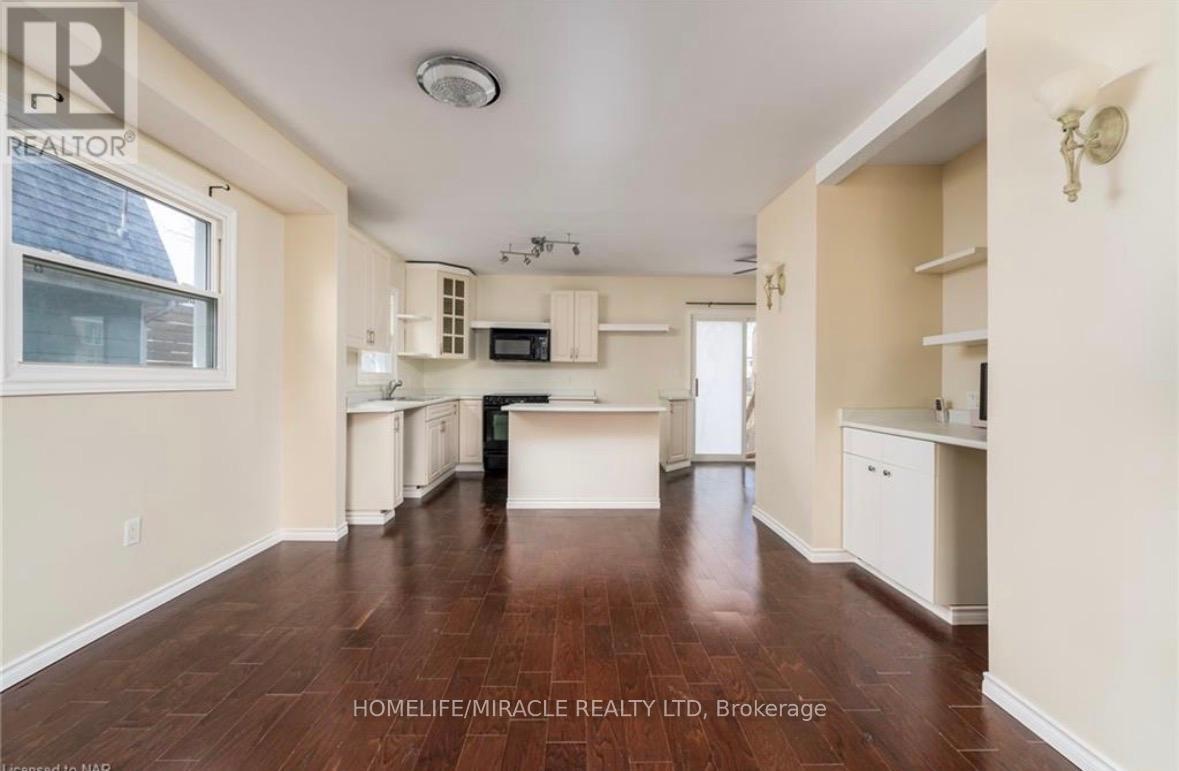 4249 Elgin Street, Niagara Falls, Ontario  L2E 2X7 - Photo 9 - X12448446