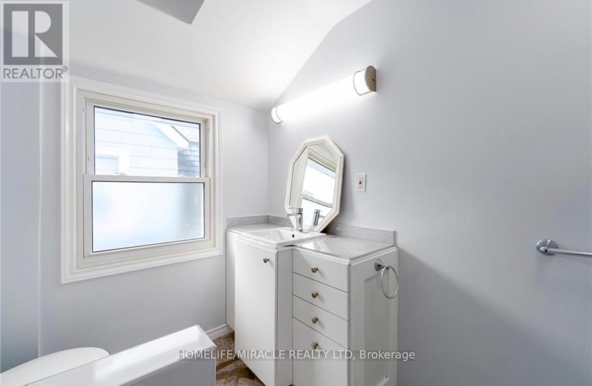 4249 Elgin Street, Niagara Falls, Ontario  L2E 2X7 - Photo 19 - X12448446