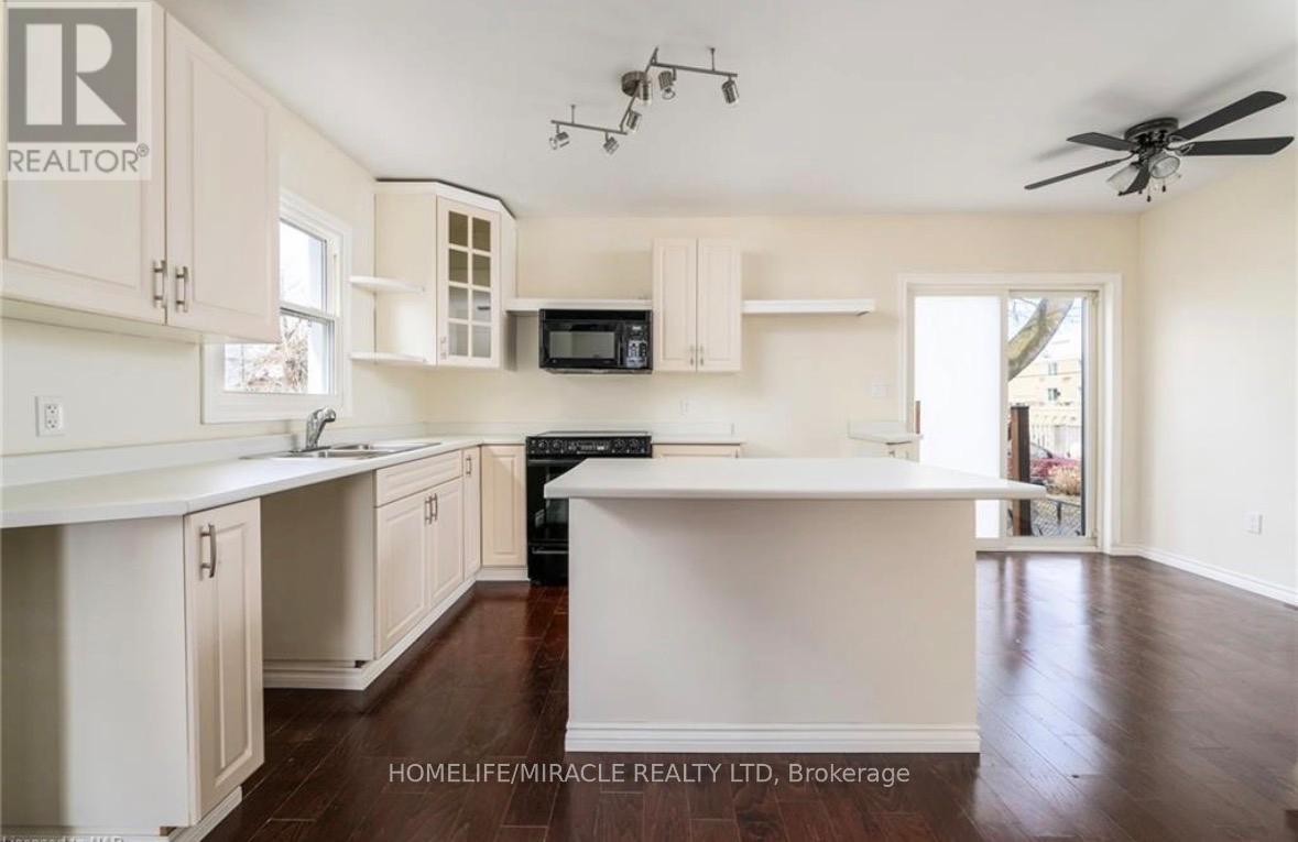4249 Elgin Street, Niagara Falls, Ontario  L2E 2X7 - Photo 11 - X12448446