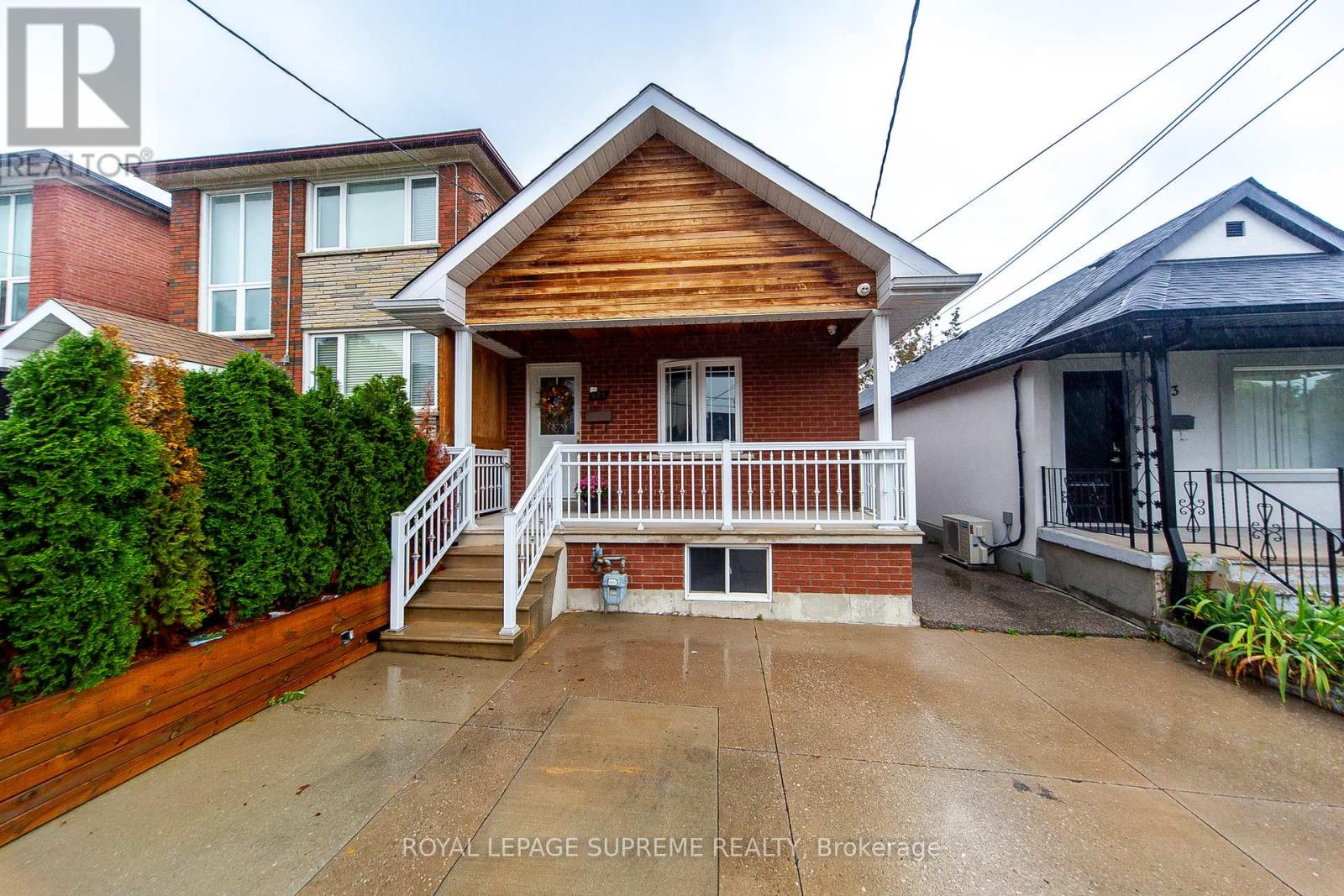 405 GILBERT AVENUE, Toronto, Ontario