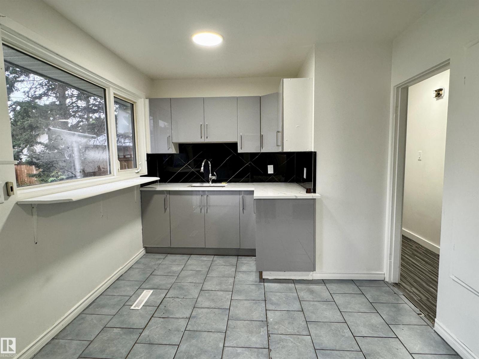 16415 106 Av Nw, Edmonton, Alberta  T5P 0X1 - Photo 10 - E4461409